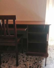 SCRIVANIA DA PC E SEDIA IN LEGNO