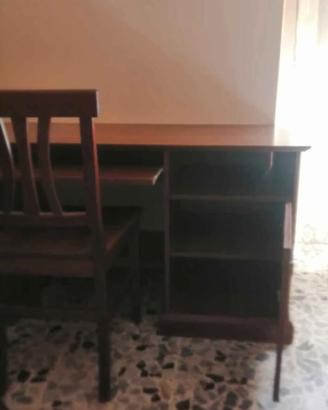 SCRIVANIA DA PC E SEDIA IN LEGNO