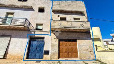 MULTILOCALE A CAROVIGNO