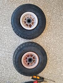 Ruote carrello forate e sgonfie