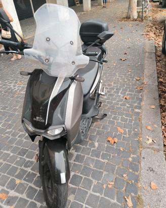 Scooter elettrico Super Soco CPX
