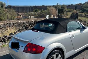 Audi TT Roadster 1.8 T 20V 179 CV cat cabrio int p