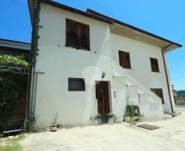 CASA SEMINDIPENDENTE A ROSCIANO