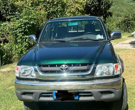 Fuoristrada Toyota Hilux 2002