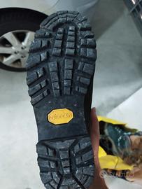 Scarponcini marca AKU in goretex