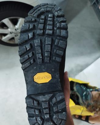 Scarponcini marca AKU in goretex