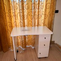 Tavolo estetista manicure professionale