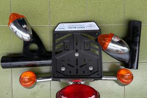 Kit portatarga e frecce triumph