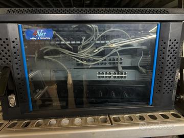 Armadio rack con accessori