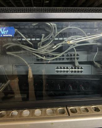 Armadio rack con accessori