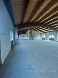 Immobile di 2700 m² con più di 5 locali a Caserta