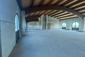 Immobile di 2700 m² con più di 5 locali a Caserta