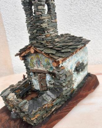 Miniatura di cappella alpina storica