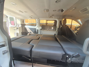 Panca letto 2 posti con cinture di sicurezza