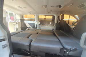 Panca letto 2 posti con cinture di sicurezza