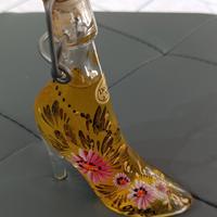 Scarpa con tacco vintage di liquore alle erbe