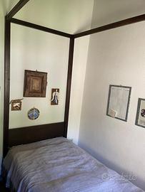 LETTO SINGOLO A BALDACCHINO, MATERASSO E COMODINO