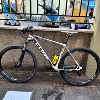 Mountainbike CUBE full carbon