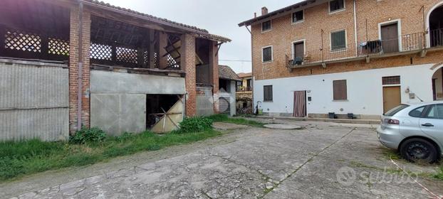 RUSTICO A ROBECCO SUL NAVIGLIO