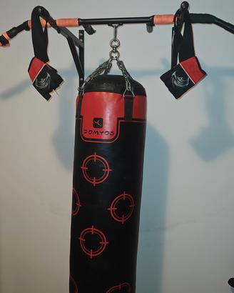 sacco boxe domyos + guanti + barra trazioni 