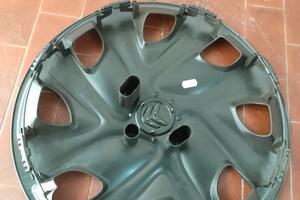 Cerchi in acciaio più borchie