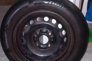 4 cerchi 175 65 14 con copertoni