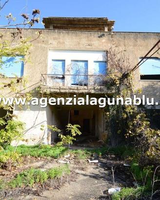 Villa con ampio terreno