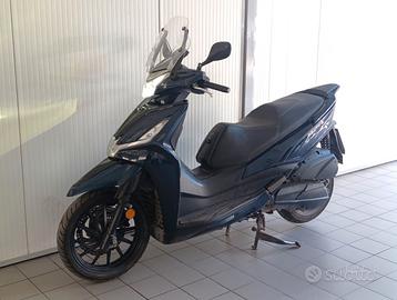 KYMCO AGILITY 300 CON NAVIGATORE