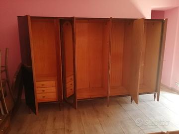 armadio in legno di radica