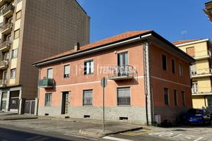 4 LOCALI CON BOX AUTO E RISCALDAMENTO AUTONOMO