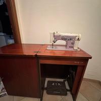 Macchina per cucire Necchi