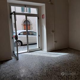 Negozio in centro storico a San Severino Marche