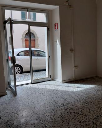 Negozio in centro storico a San Severino Marche
