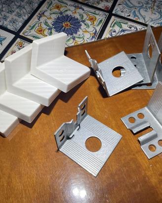 4 Staffe angolari metallo + plastica IKEA nuove