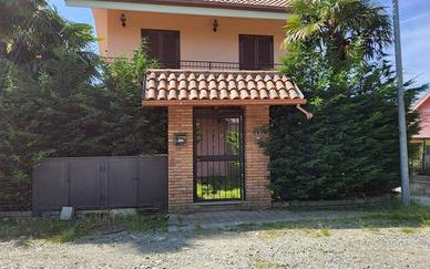 Villetta e magazzino a Casellette (TO)