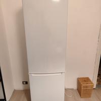 Frigorifero Akai classe A+