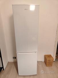 Frigorifero Akai classe A+