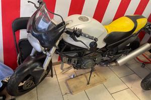 Ducati monster 750 02