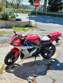 Yamaha R1 2002 rossa