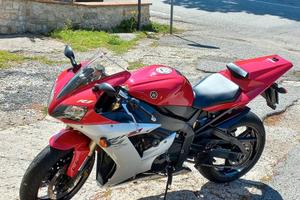 Yamaha R1 2002 rossa