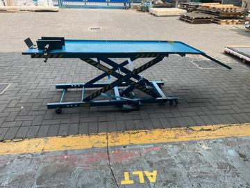 Ponte sollevatore per moto