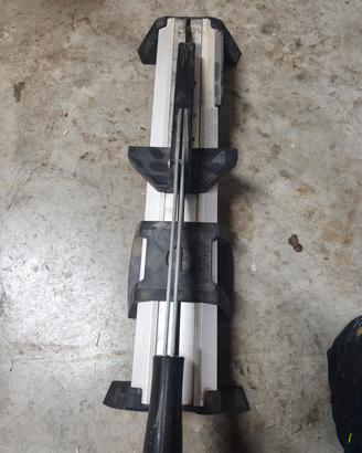 TAGLIERINA PER PAVIMENTI RESILIENTI 