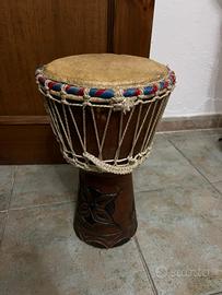 Bongo usato sempre come sopramobile