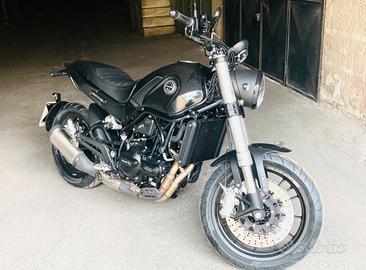 Benneli Leoncino 500