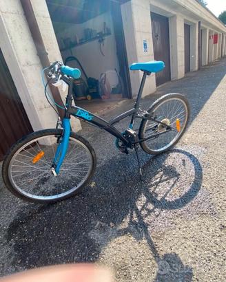 bicicletta per ragazzini tenuta molto bene