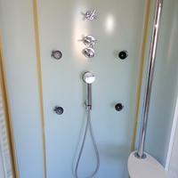 doccia idromassaggio 