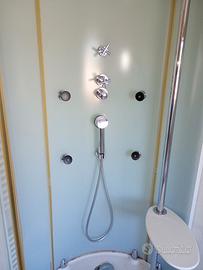 doccia idromassaggio 