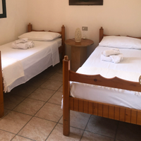 Armadio, Tavolo, Letti