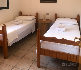 Armadio, Tavolo, Letti