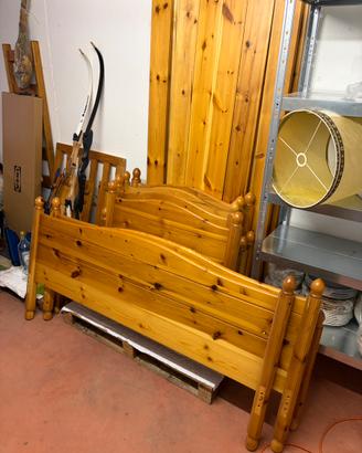 Strutture letto in legno massello (sing. e matri.)